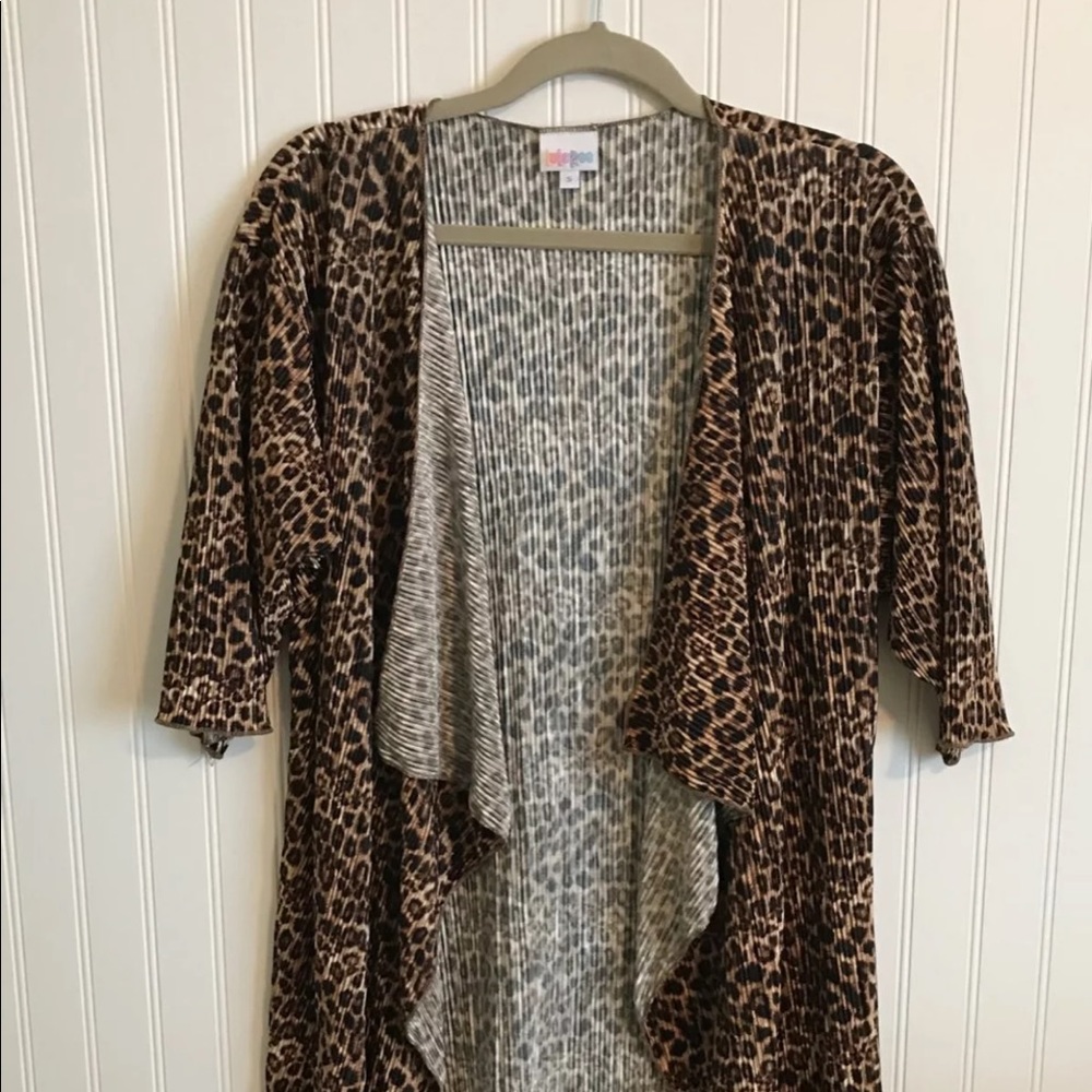 Lularoe leopard Shirley